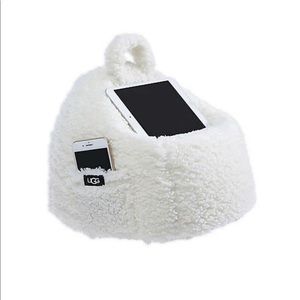 UGG Classic Sherpa Mini Lap Pouf in Snow
